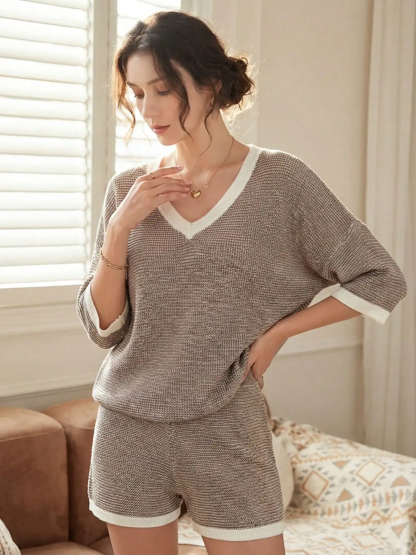 

Women's V-Neck Knit Sweater Shorts Set Casual Loose Fit Spring Autumn