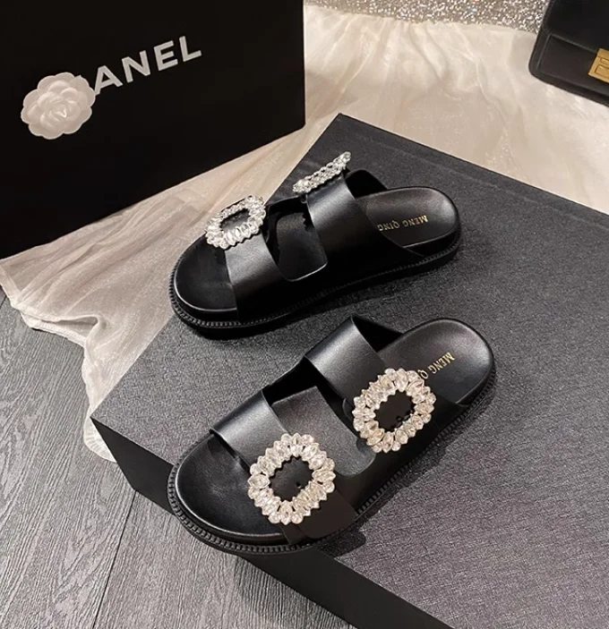 Plus Size43 Pu Leather Beach Sandals Mules Slip On Pearl Crystal Studded Slippers Women Flat Slides Caged Shoes Platform Sandals