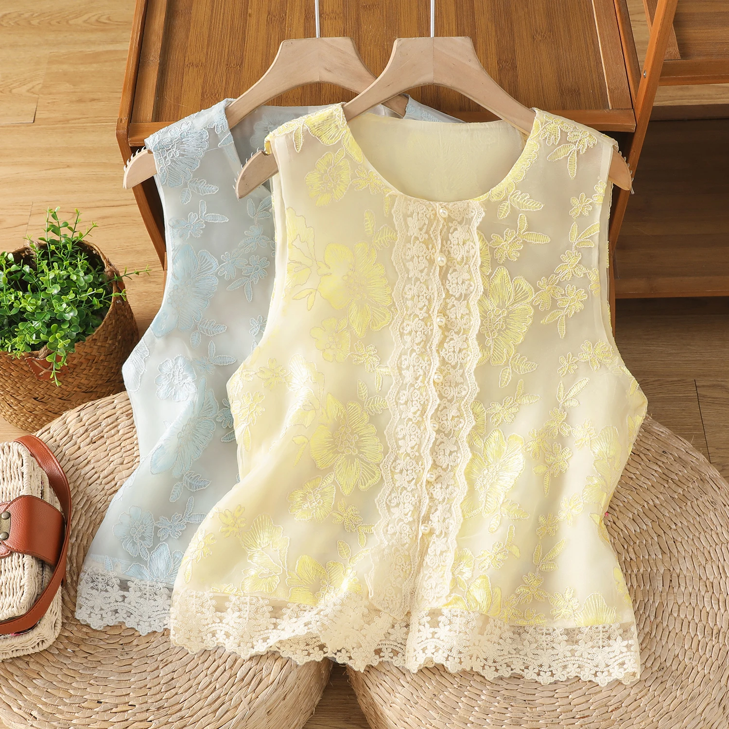 

Slim Fit Loose Thin Summer Sleeveless Shirt Women's Casual Fashionable Versatile Early Autumn New Style Floral Top