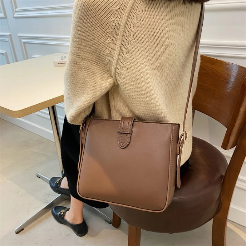 

Women's Tote Bag Made Of Premium Leather With Classic Elegant Style And Casual Vintage Design Boasting High-End Look​
