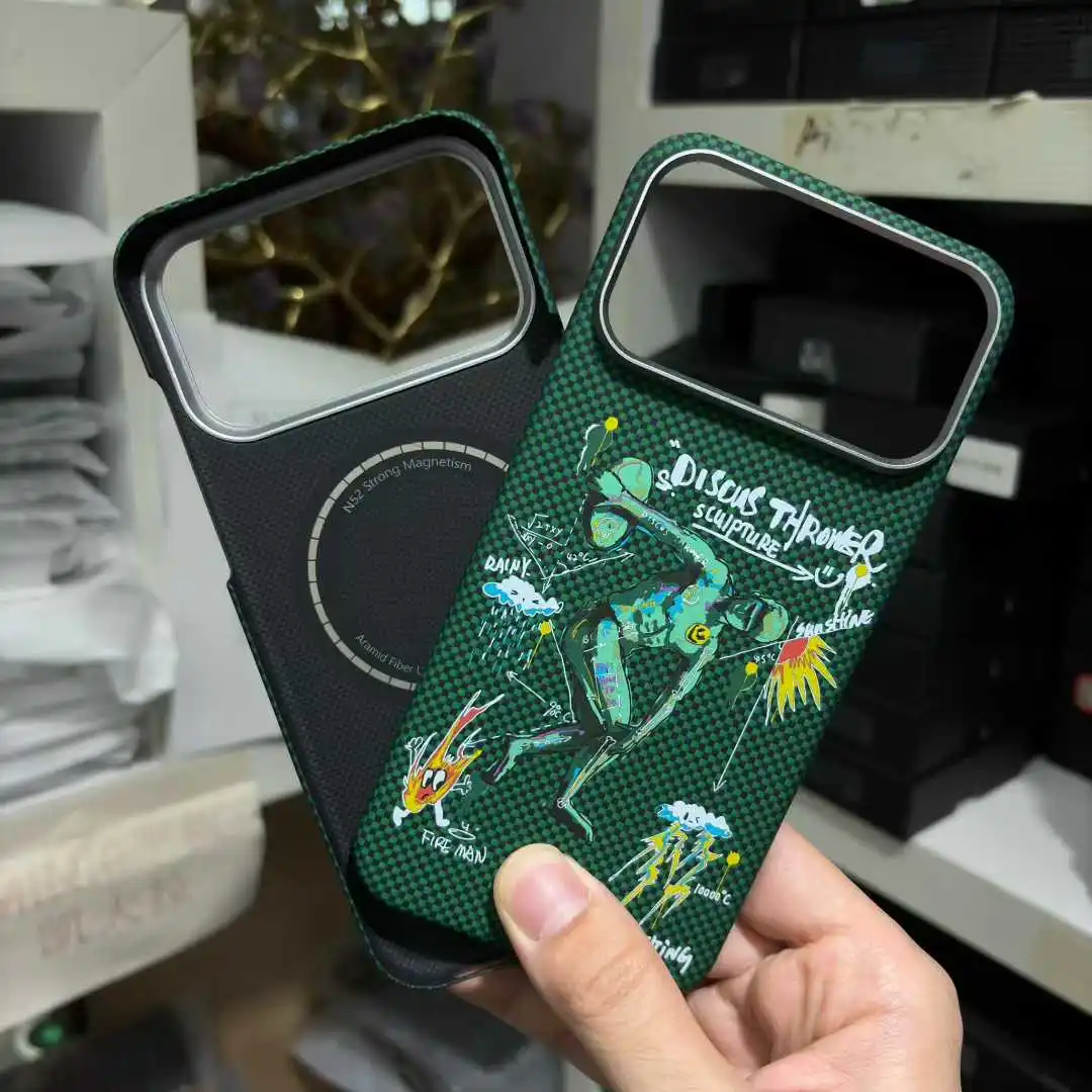 

Магнитный чехол для телефона из углеродного волокна в стиле граффити для iPhone серии 17Pro 17ProMax