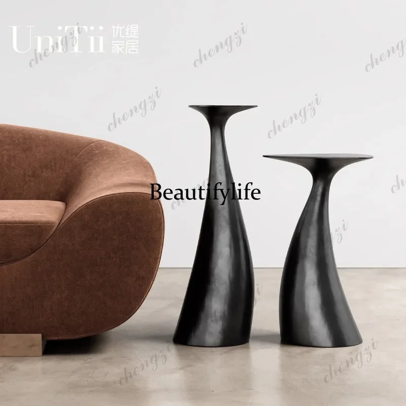 M182 Italian creative fiberglass small coffee table electroplated swan neck living room luxury edge corner table