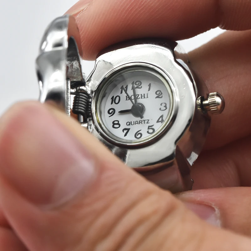 Reloj con anillo de cuarzo con personalidad, esfera Circular de aleación, Unisex, regalo de Navidad, divertido, con calavera creativa