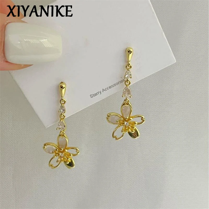 

XIYANIKE Sweet Cool Flower Zircon Ear Stud Piercing Earrings For Women Fashion New Jewelry Accessories Gift Party серьги