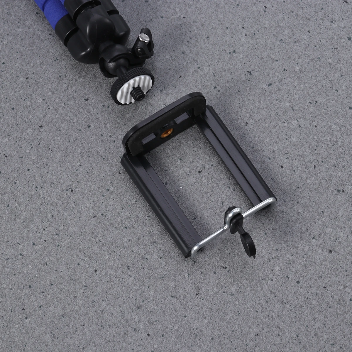 

Mobile Phone Holder 360 Degree Rotation Big Mouth Clip Anti-Slip Pad Extendable Selfie Stick Tripod For Phone Camera