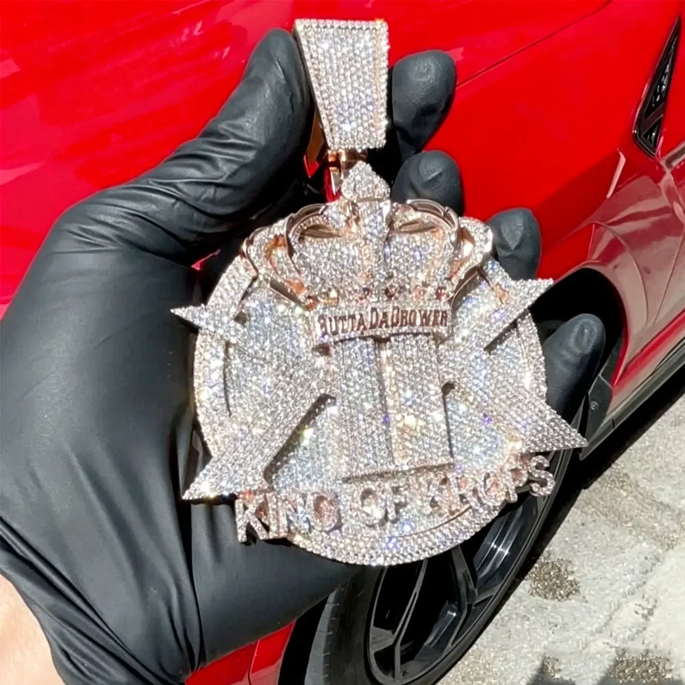 

Iced Out Synthesis Zircon Double K Letter Pendant, Two Tone Crown Hip Hop Necklace, Mother's Day Jewelry for Father's Day Gift