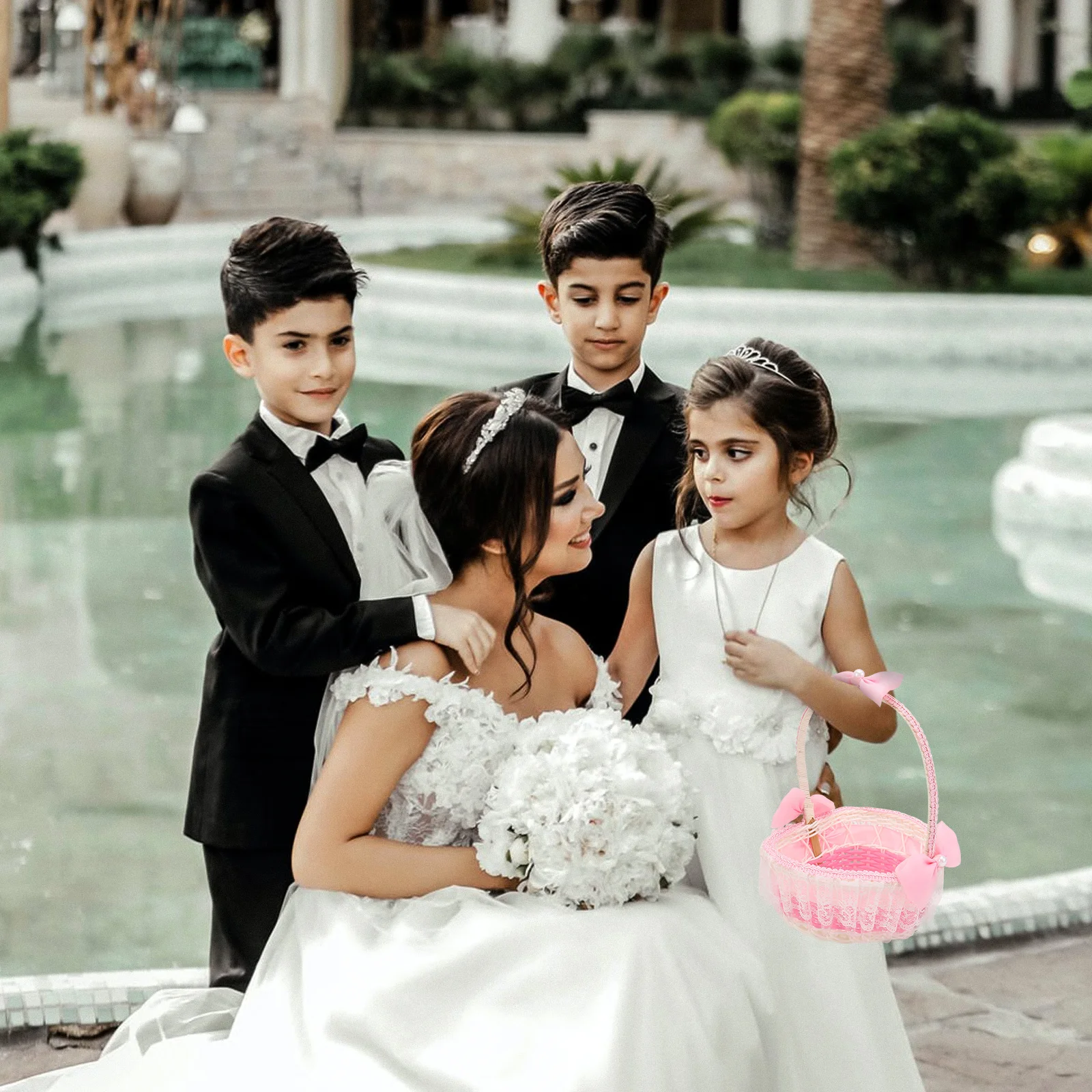 سلة زهور الزفاف على شكل قلب محمولة خفيفة الوزن وقابلة لإعادة الاستخدام لتزيين البتلة وحفلات الزفاف والولائم وتخزين الهدايا التذكارية