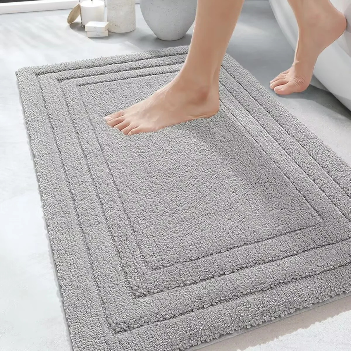Simple Solid Color Bathroom Mat Anti-Slip Water Absorbent Easy to Clean Woolen Style Floor Rug for Shower Area