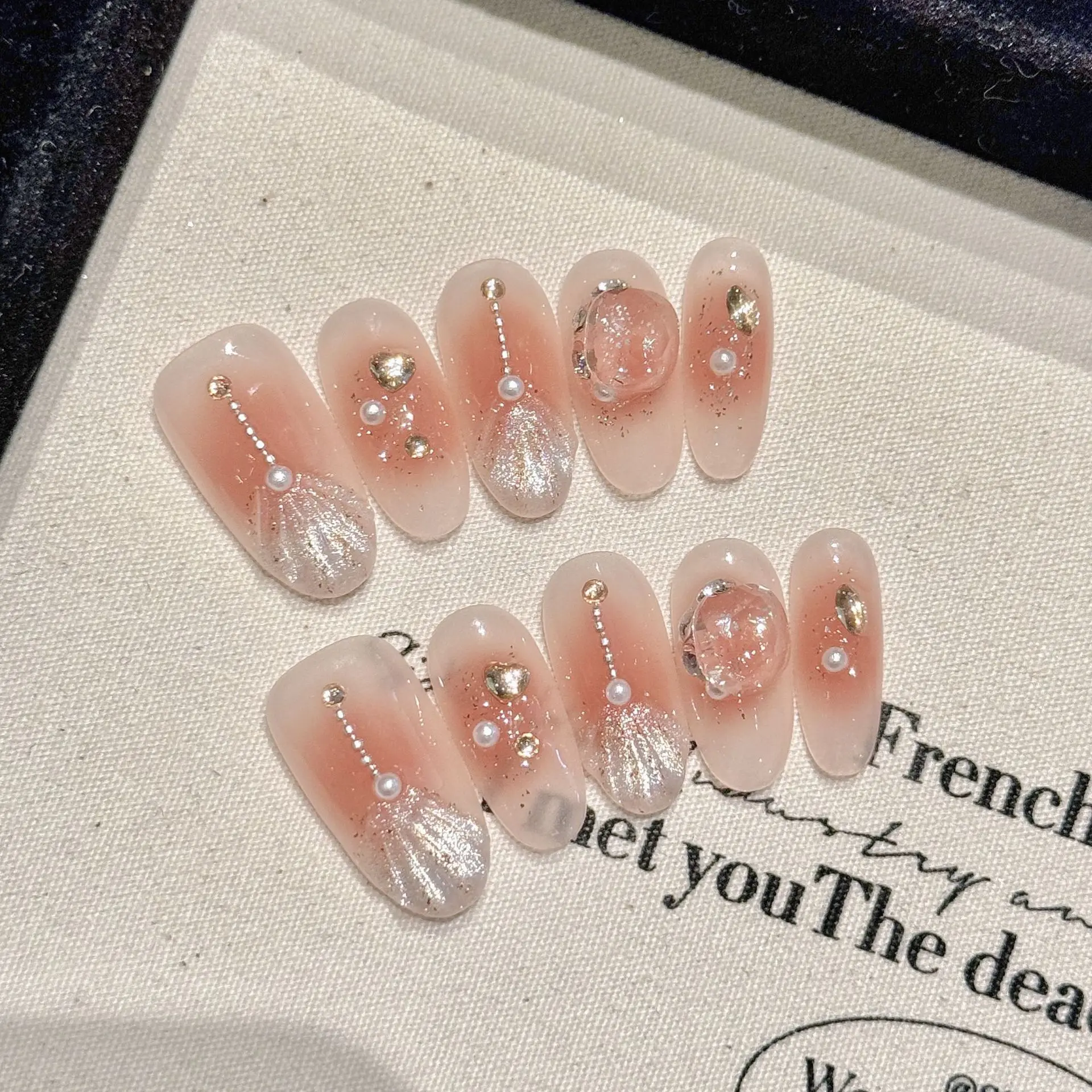 

Handmade Blush Pink False Nails Pearl Diamond Flash Sequins Press On Nails Wearable Mermaid Fake Nail Tips For Women Salon Art