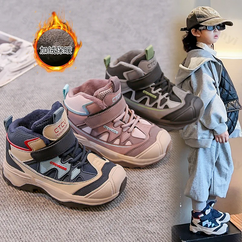 

2025 зимние детские зимние ботинки, удобные нескользящие теплые плюшевые хлопковые туфли для девочек, модные уличные повседневные короткие ботинки на платформе