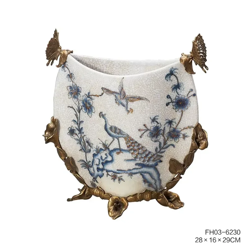 Creative Retro Ceramic Vase with Golden Top Art Deco Design Style Green Storage Jar Lid for Home Decorative Crafts Tabletop