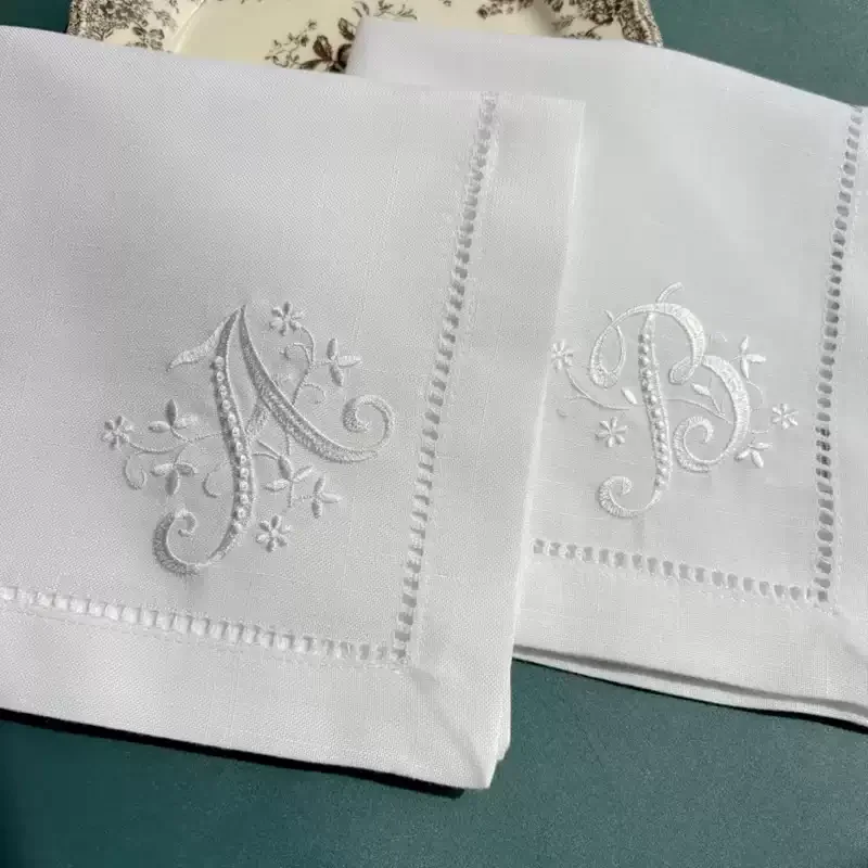 Letter Napkin Monogram Embroid - đánh giá và giá Monogrammed Handkerchief