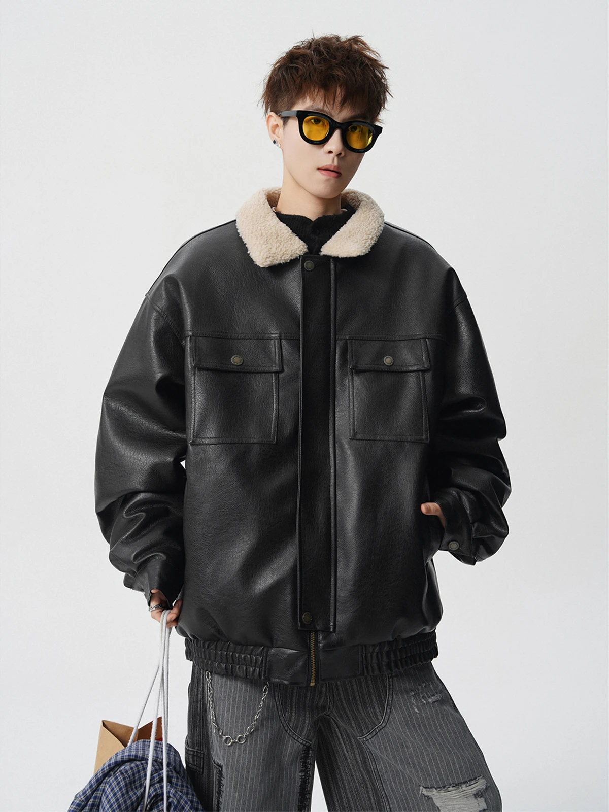 

Thiened Faux eepskin Collar PU Leather Cotton Jaet Loose Warm Winter Coat for Men Trendy Brand Casual Leisure Polyester...