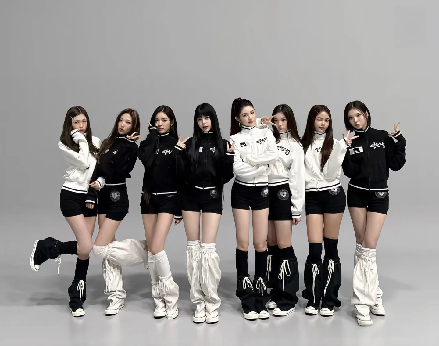 Hearts2Hearts Anime Print Color Blo Sweatirt Leggings Jaet Set Women's Faion Autumn Collection No Brand Registered