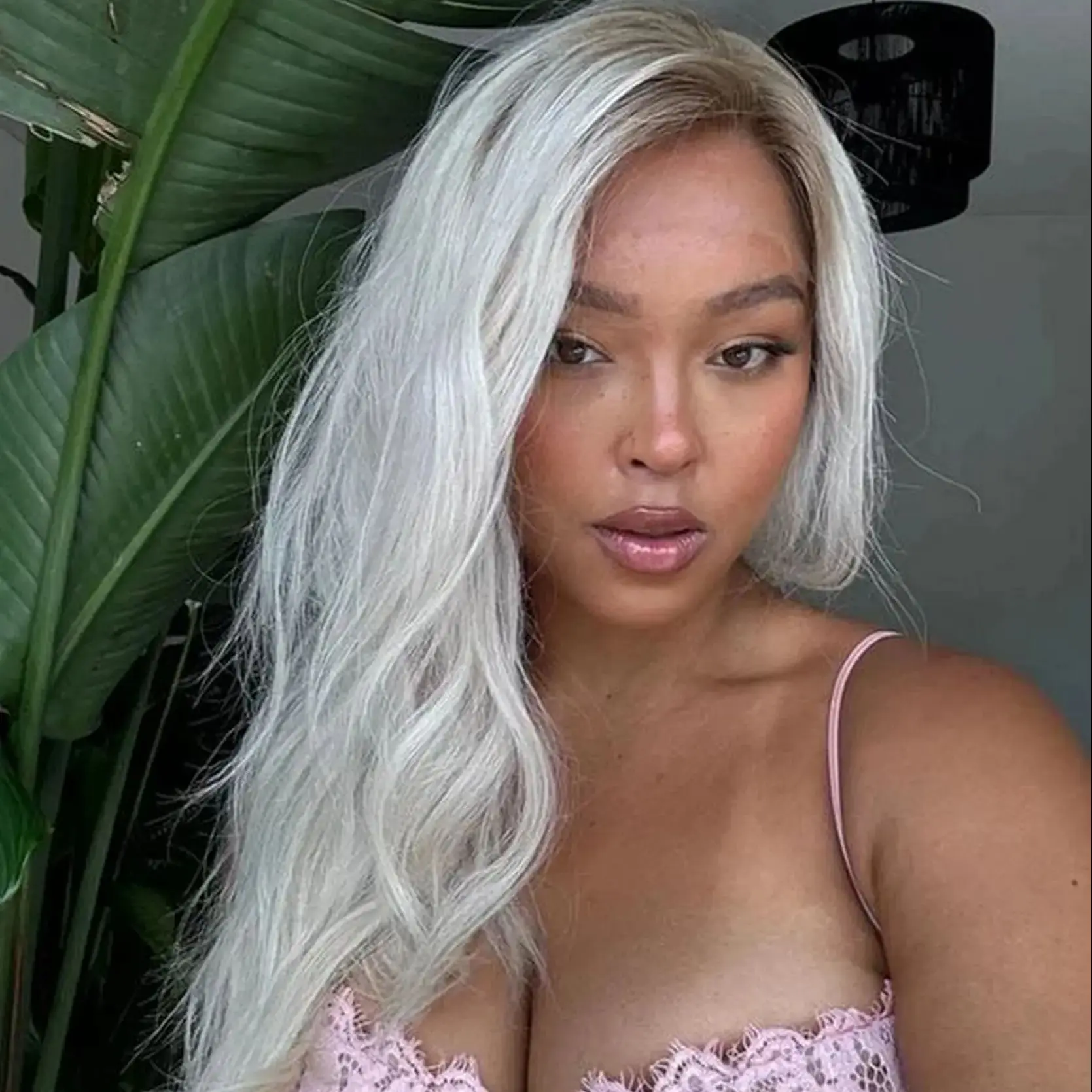 

Luxury Long Length Body Wave Premium Fibre 24“ White Blonde Synthetic Hair New Style Original Factory Cheap Wigs Top Sale