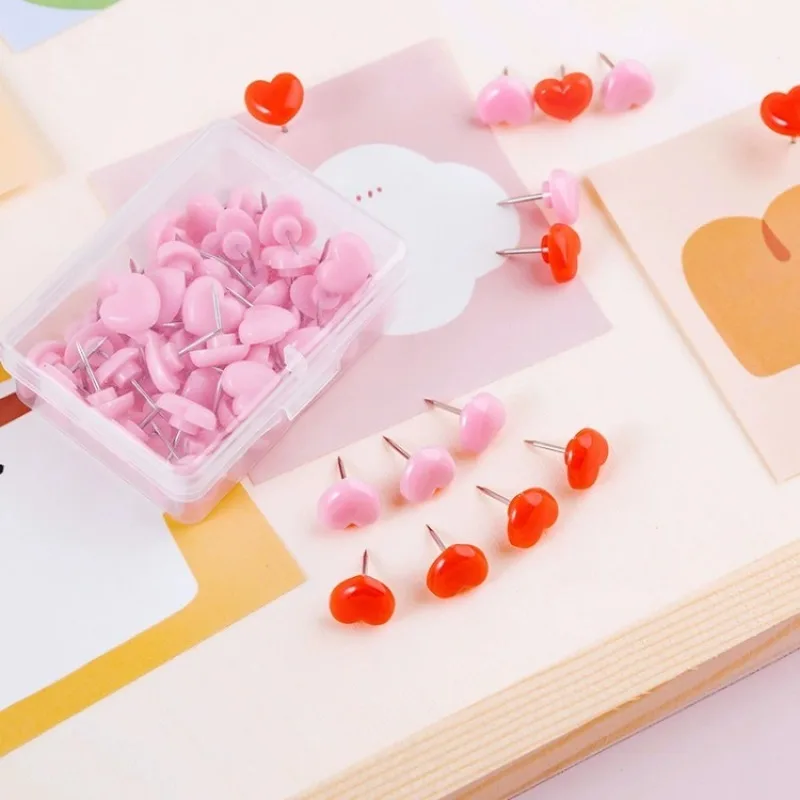 Neue 50 Stück rosa herzförmige Push-Pins mit flachem Kopf, dekorative Reißnägel für Fotowand, Pinnwand, Büro, Schulbedarf