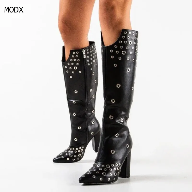 

2025: длинные сапоги с металлическим кольцом, женские пикантные сапоги до колена на высоком каблуке с острым носком, женские туфли с боковой молнией и полыми отверстиями 44