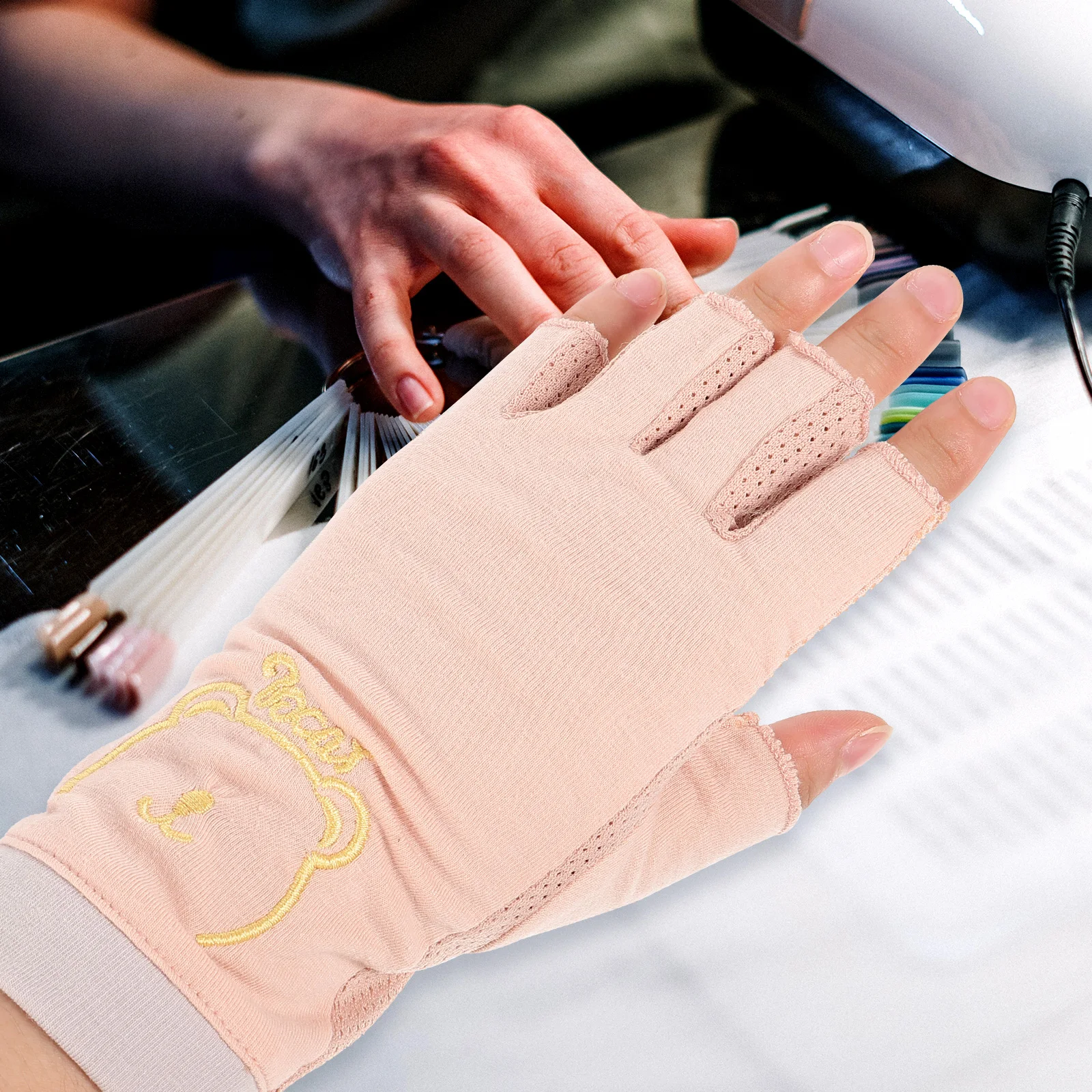 

Design Fingerless UV Protection Gloves for Gel Nail Lamp Manicure Radiation Shield Gardening Outdoor Sports