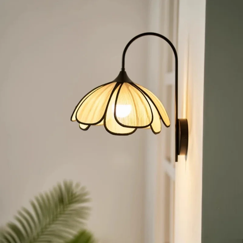 

Nordic Flower Petal Wall Light Modern Pendant Lamp Bedroom Living Room Lights And art Atmosphere room decoration Lamps E27