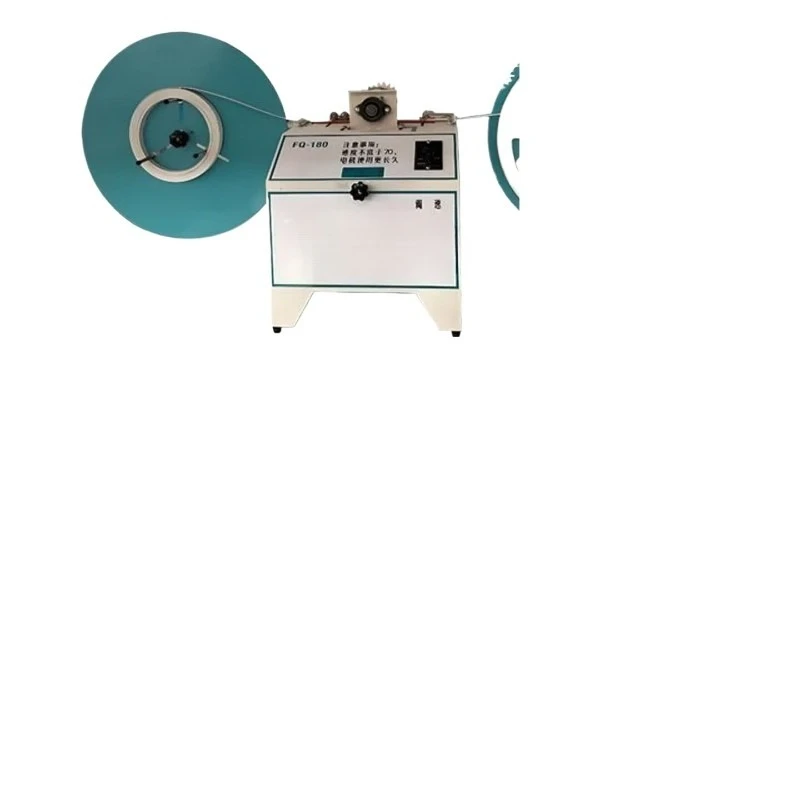 Woodworking auxiliary tool slitting machine
