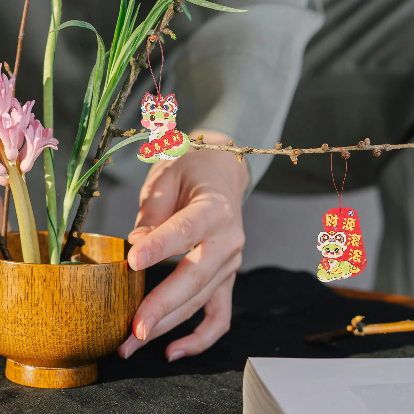18Pieces Chinese New Year Hanging Ornaments Year of The Snake Traditional Red Gold Pendant Decor for Living Room Plants Ceiling