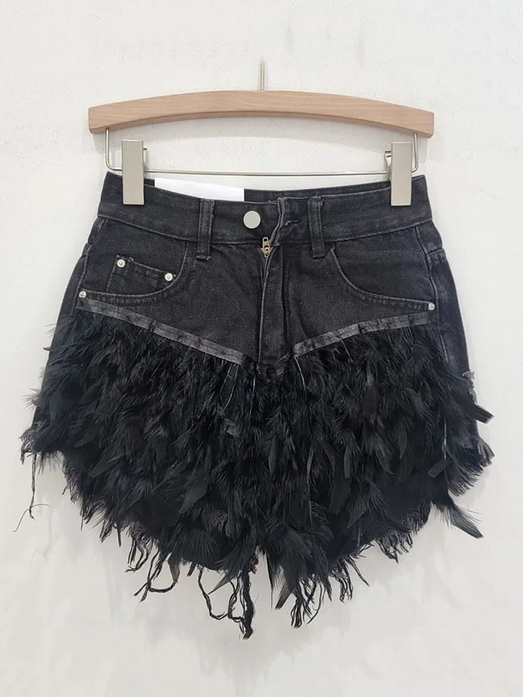 DEAT Trendy Women\'s Spliced Feather Design Denim Shorts 2024 Summer Fashion New High Waist A-line Short Pants Female 33A1842