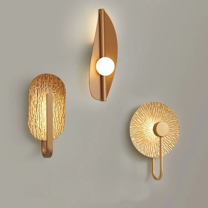 LED Wrought Iron Leaf Wall Lamp, Nordic Creative Decor Lighting Fixture for Bedroom Bedside Hotel Homestay Corridor Living Room