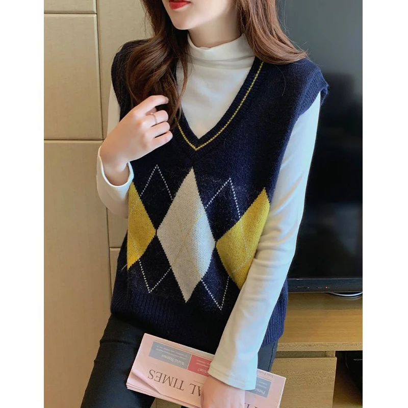 Women\'s Vintage Classic Preppy Style Argyle Harajuku Y2K Sweater Vest Female V Neck Sleeveless Chic All Match Knitted Waistcoat