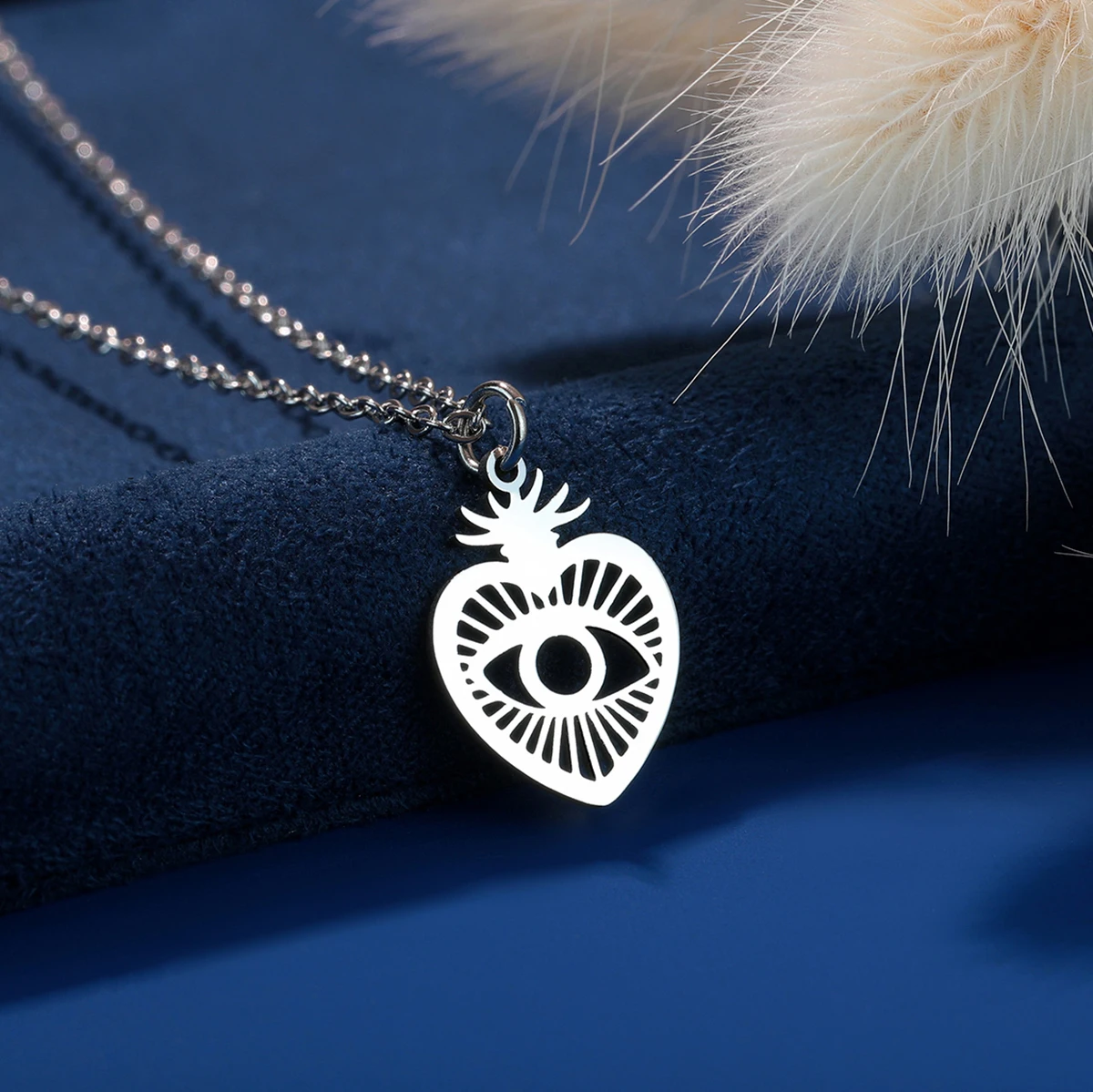 Kinitial Stainless Steel Heart Shape Pendant Necklace Women Ethnic Jewelry Ancient Evil Eyes Turkish Necklace