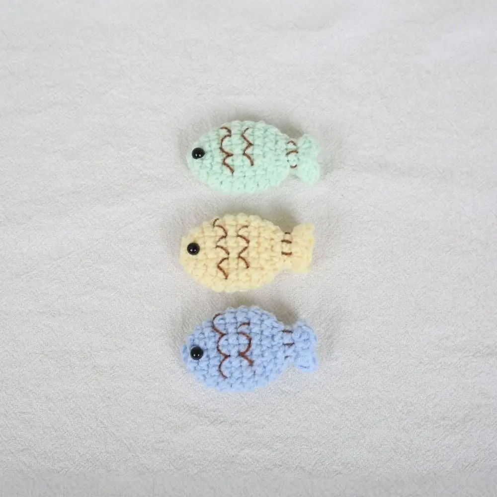 Exquisite Multicolor Crochet Keyrings Handmaking Tropical Fish Mini Fish Keychains Cute Animal Knitted Fish Pendant Bag Charm