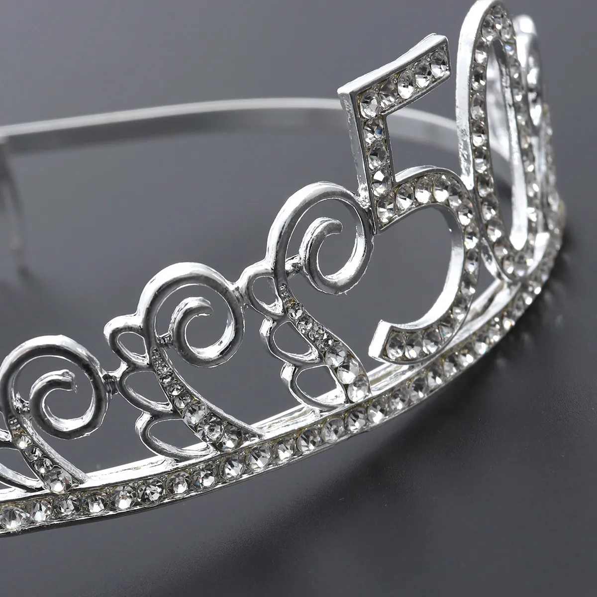 1Set Crystal Birthday Crown Hair Comb and Decorative Letter Printing Sash Set for Birthday Party Queen Regal Style Festival
