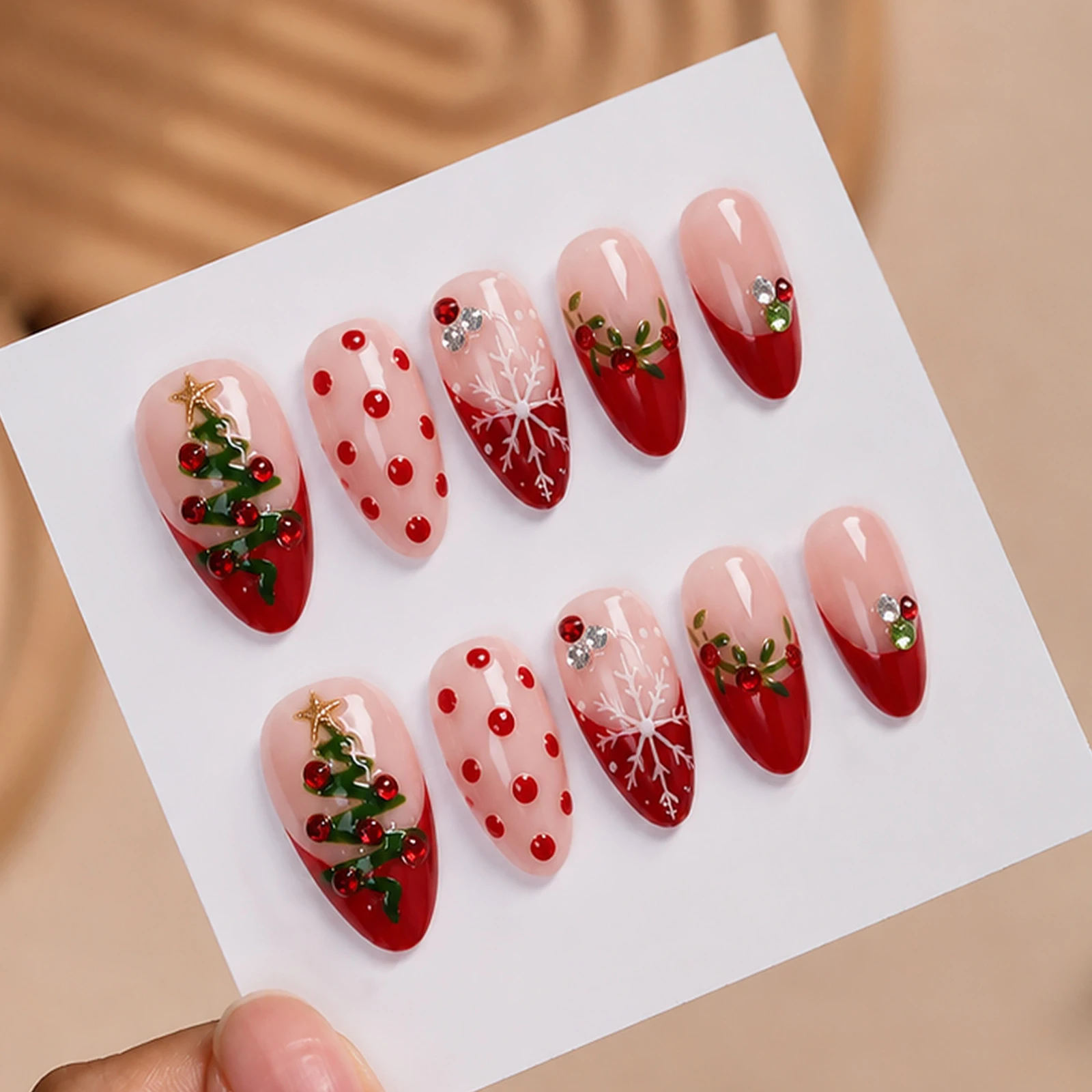 Красные французские накладные  – обзор и цена Nail Art Xmas