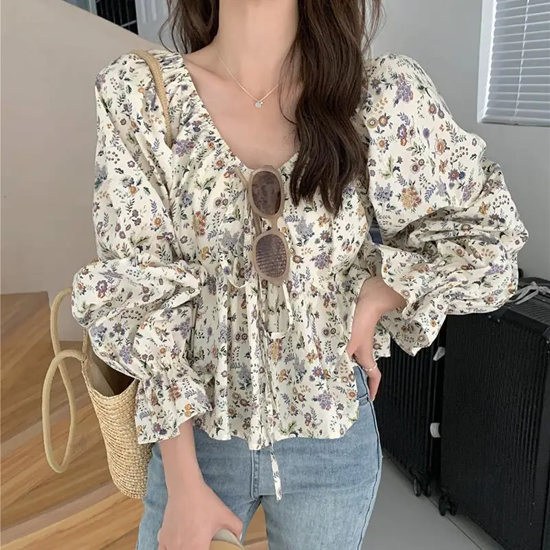 

Women's Floral Print Blouse, V-Neck with Drawstring Tie, Long Puff Sleeve Ruffled Cuffs, Loose-Fit Peplum Hem Casual Top