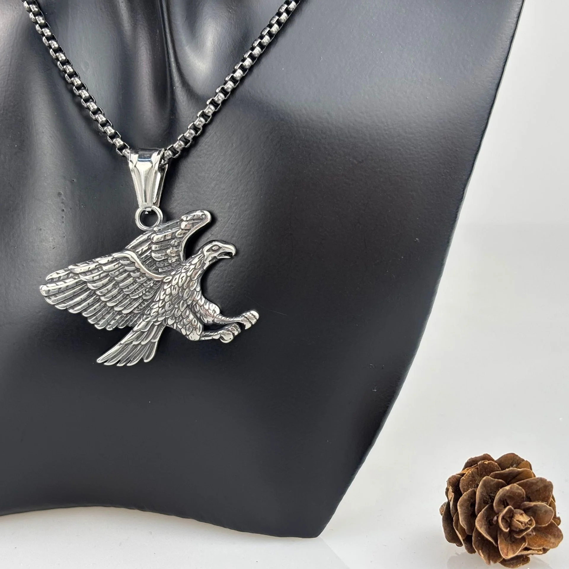 `Men Flying Eagle Pendant Necklace 316L Stainless Steel Gold Plated Spread Wings Vintage Animal Totem Hip Hop Fashion Jewelry fo