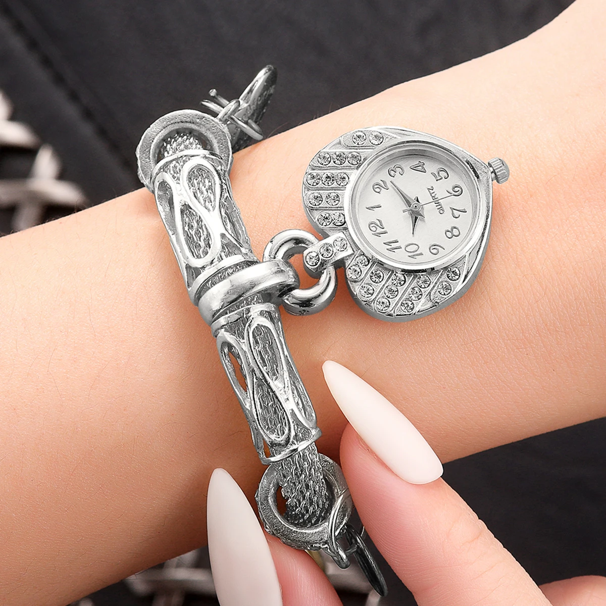 Luxury Rhinestone Heart Dial Women\'s Watch Fashion Ladies Bracelet Quartz Watches
