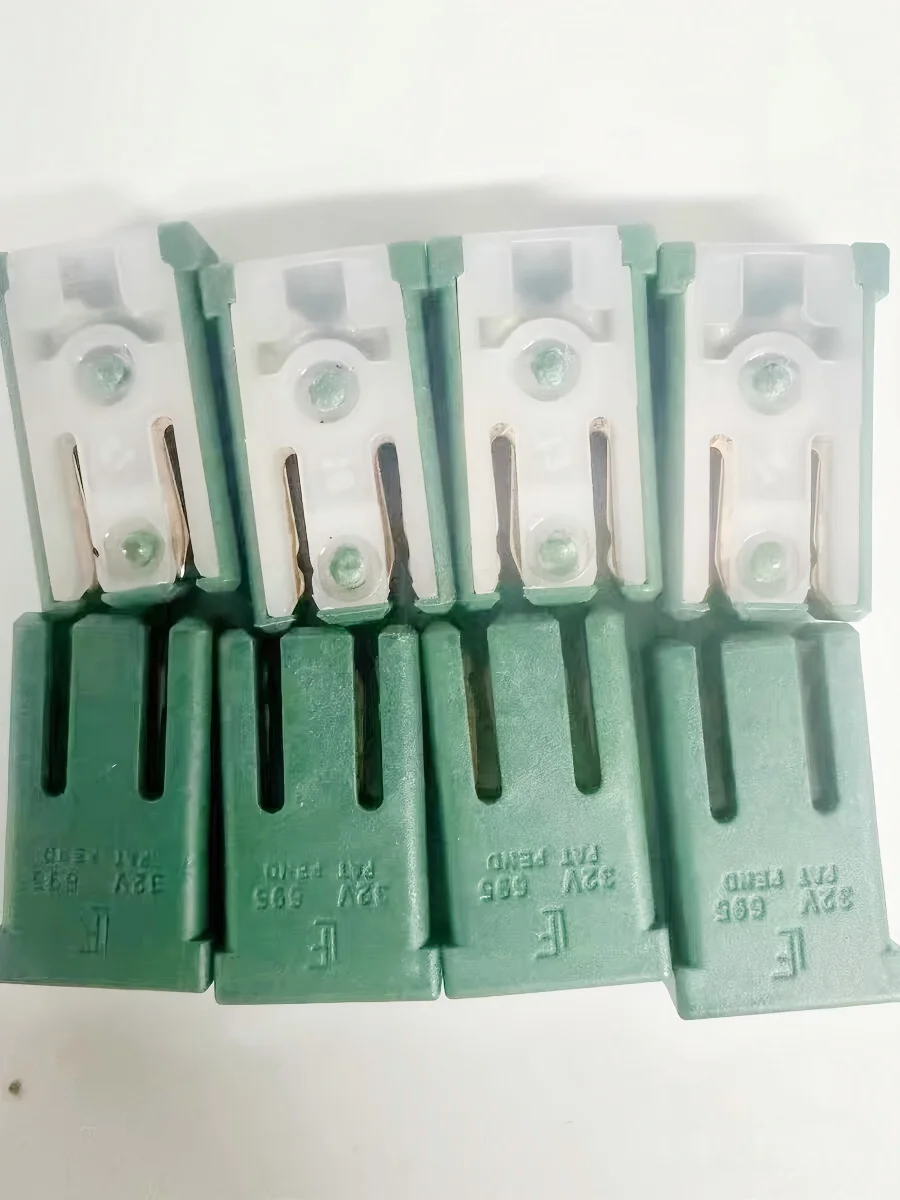 10PCS  Littelfuse MCASE+ Slotted Cartridge Fuse 32V 40A  0695040.PXPS  LF 695 Translucent Cover Fuse for Boat/SUV/Equin