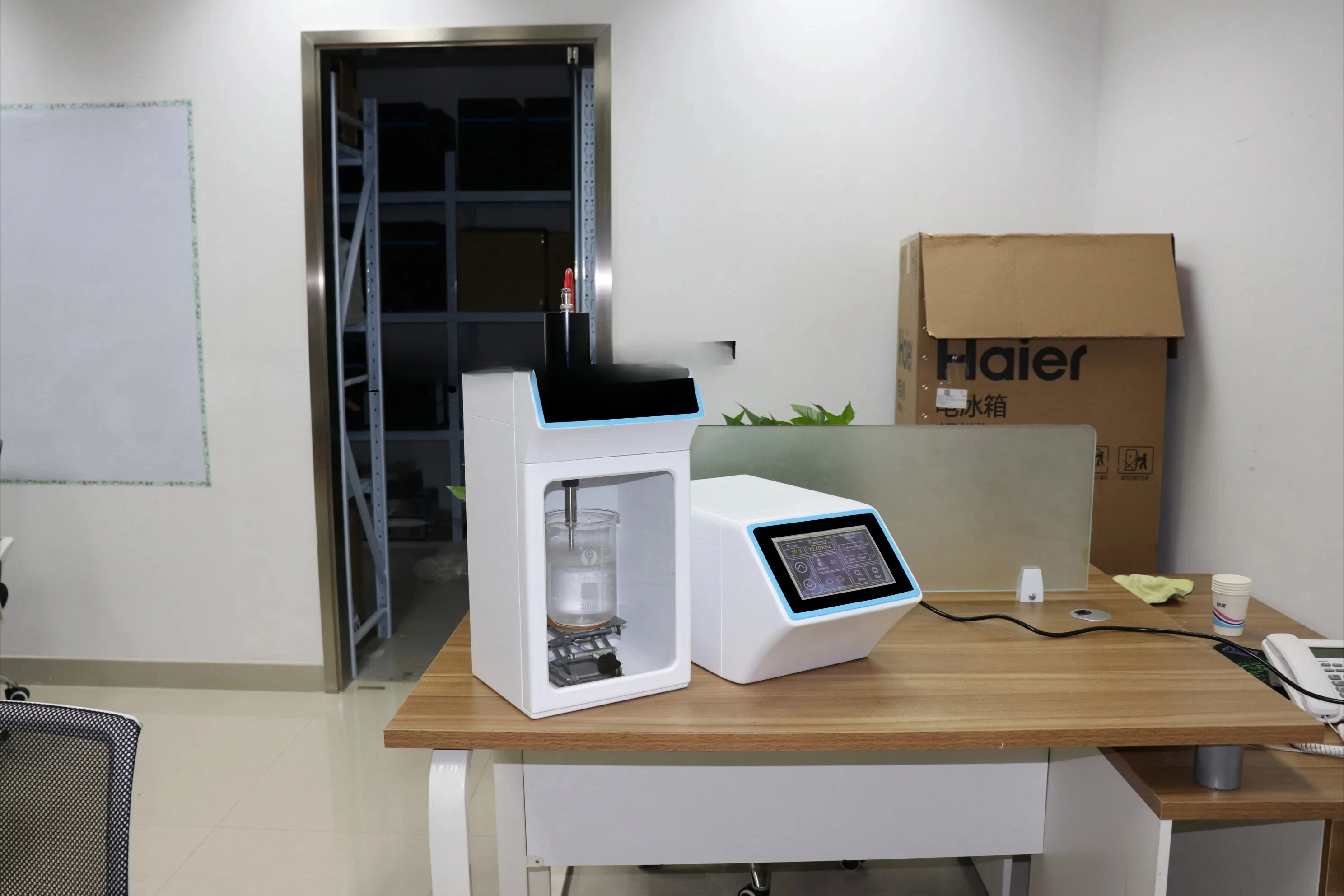 Upgraded model CE ISO Ultrasonic Homogenizer Sonicator Processor Cell Disruptor Mixer 300W 20KHZ 5ml-250ml FS-300N Top Quality