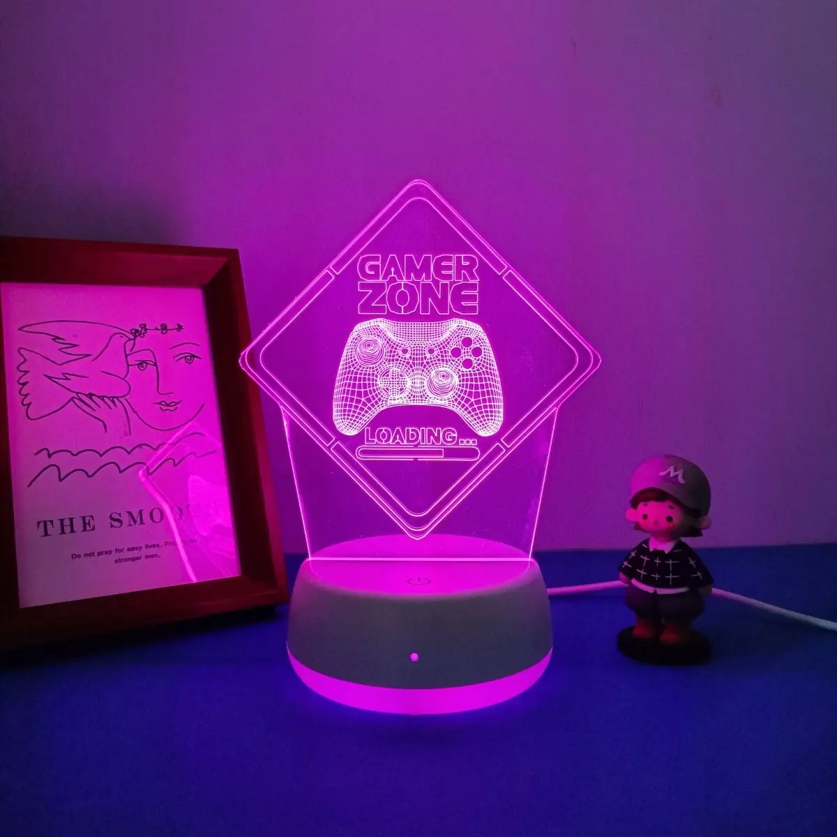 1pc game themed modern colorful night light, touch switch with seven color conversion, USB powered luminous base, a great gift