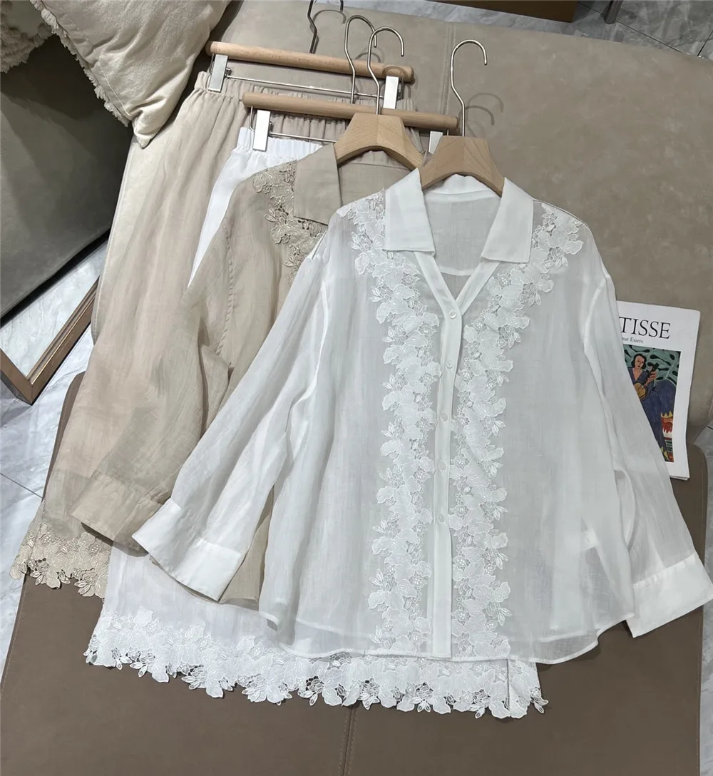 

Women's Lace Paneling Long Sleeved Lace Shirt And Elastic-Waist Half Skirt 2 Piece Set