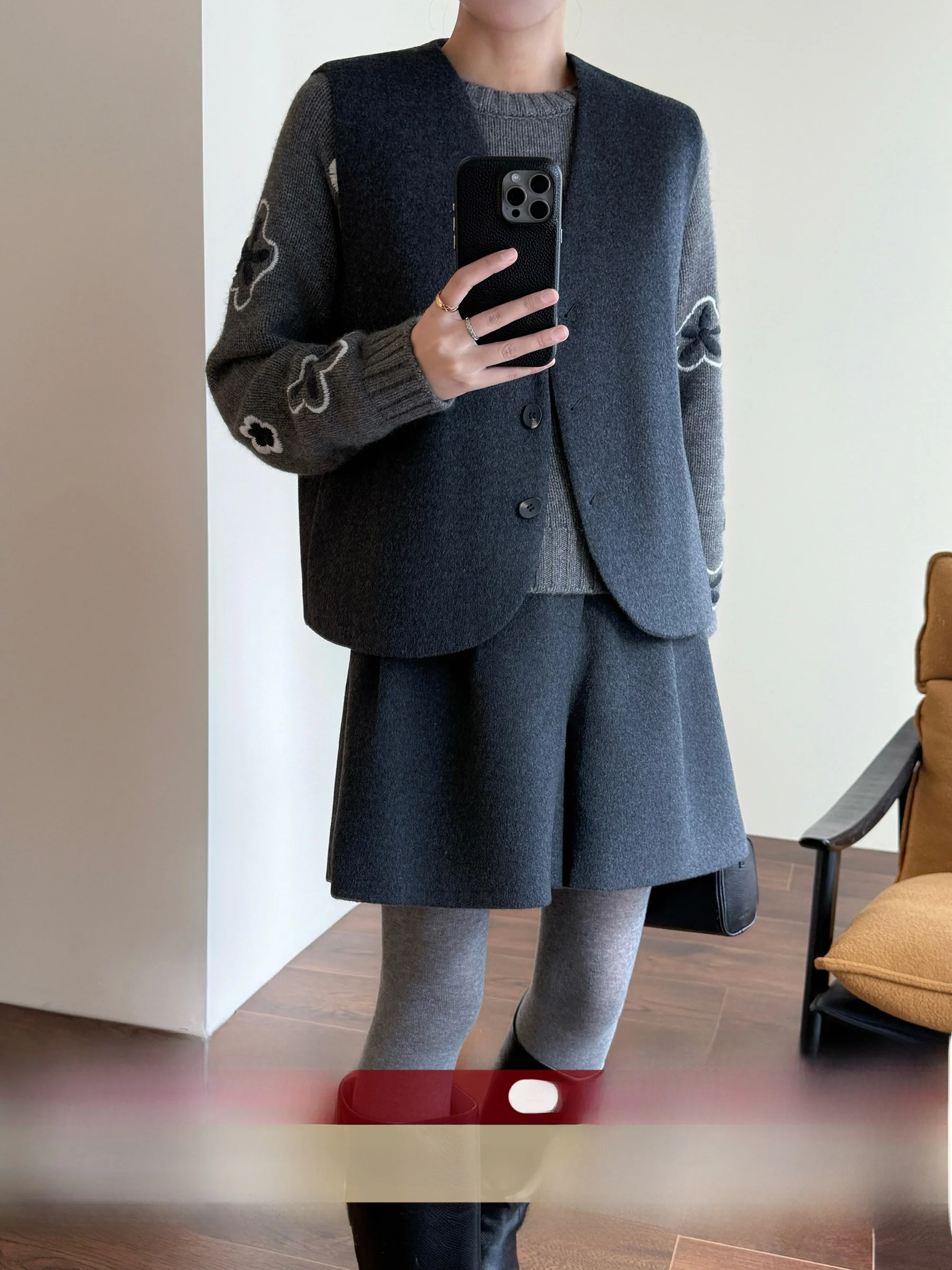 

Женский комплект WANGER: жилет из шерстяной смеси, брюки на шнурке и футболка. Легкий, теплый, модный, для повседневной носки.