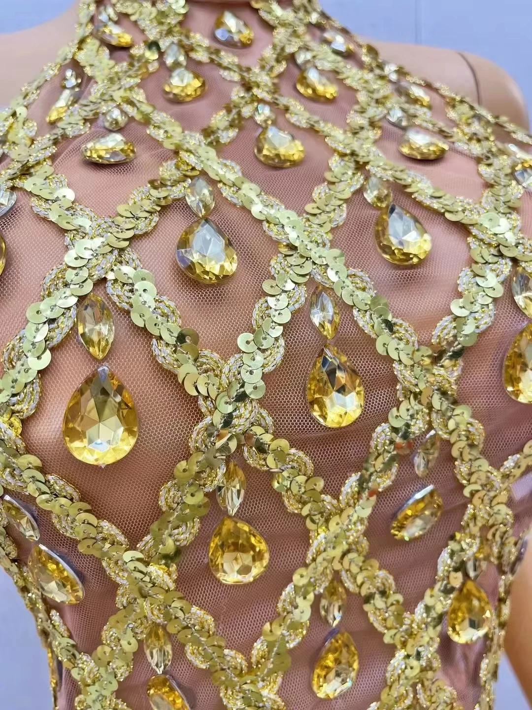 Nowe Błyszczące Sukienki Wieczorowe Damskie z Cyrkoniami i Cekinami, Długie Sukienki Bankietowe na Urodziny, Dopasowane Sukienki Bodycon z Odkrytymi Plecami, Sukienki Klubowe na Bal Maturalny ODM