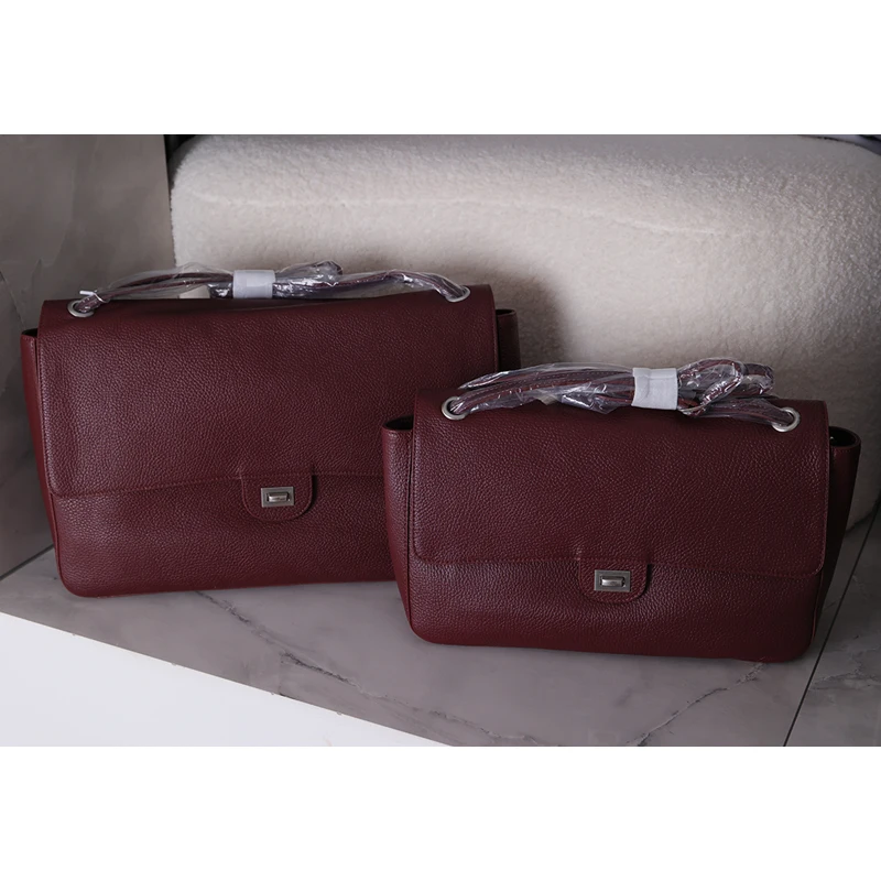 Women's Head Layer Cowhide Crossbody Bag Versatile Commuting Flip Cover Shoulder Bag