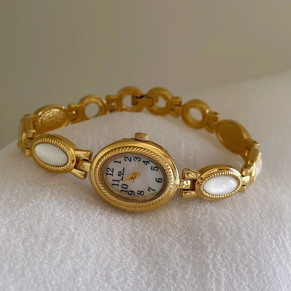 الرجعية الحد الأدنى الساعات النسائية البيضاوي الطلب الصغير الذهب مزاجه لطيف كبار الشعور من أناقة الكوارتز ساعات المعصم النسائية
