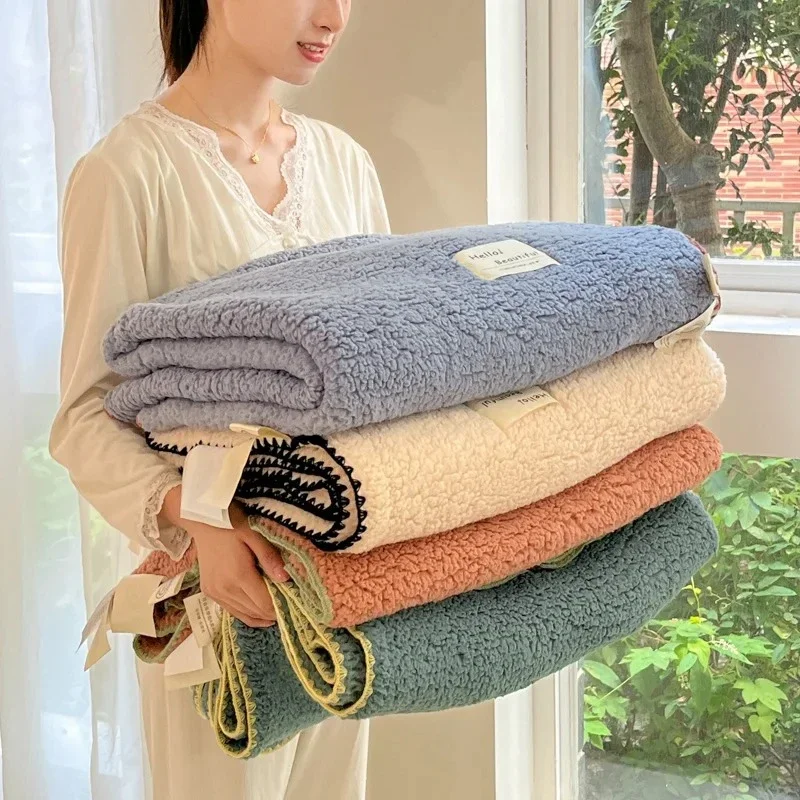 Winter Lamb Wool Warm Blanket Solid Color Fashionable Soft Breathable Sofa Shawl Office Nap Car Travel Multifunctional Blankets