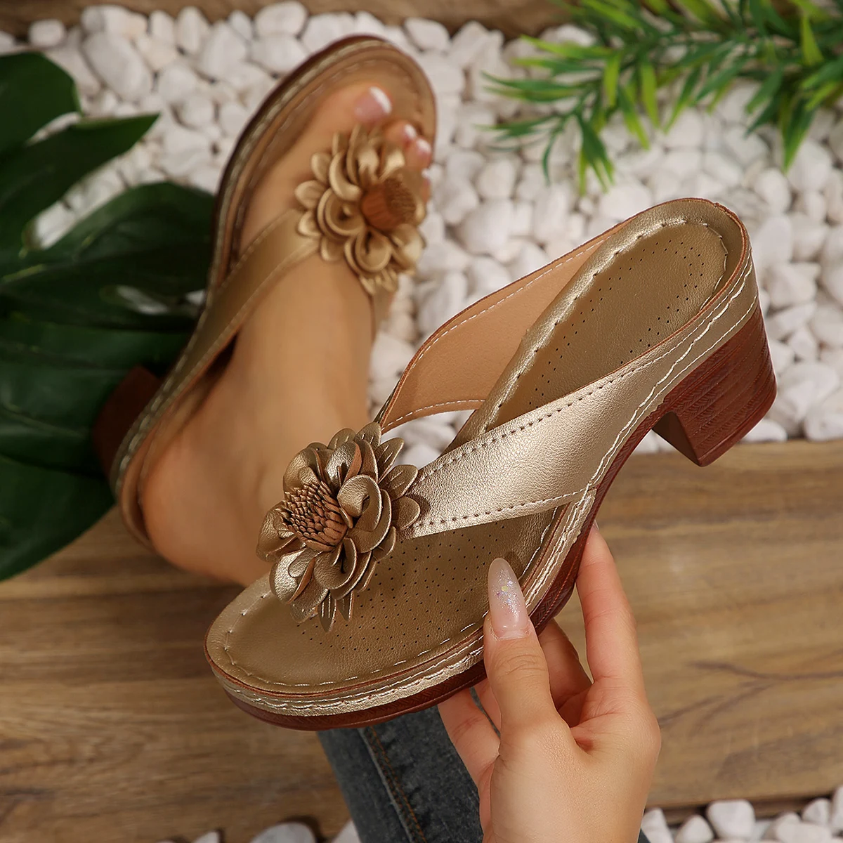 

New Women Sandals Summer Retro Slip-on Comfortable High Heels Shoes Women Breathable Non-slip Light Sandals Zapatos De Mujer