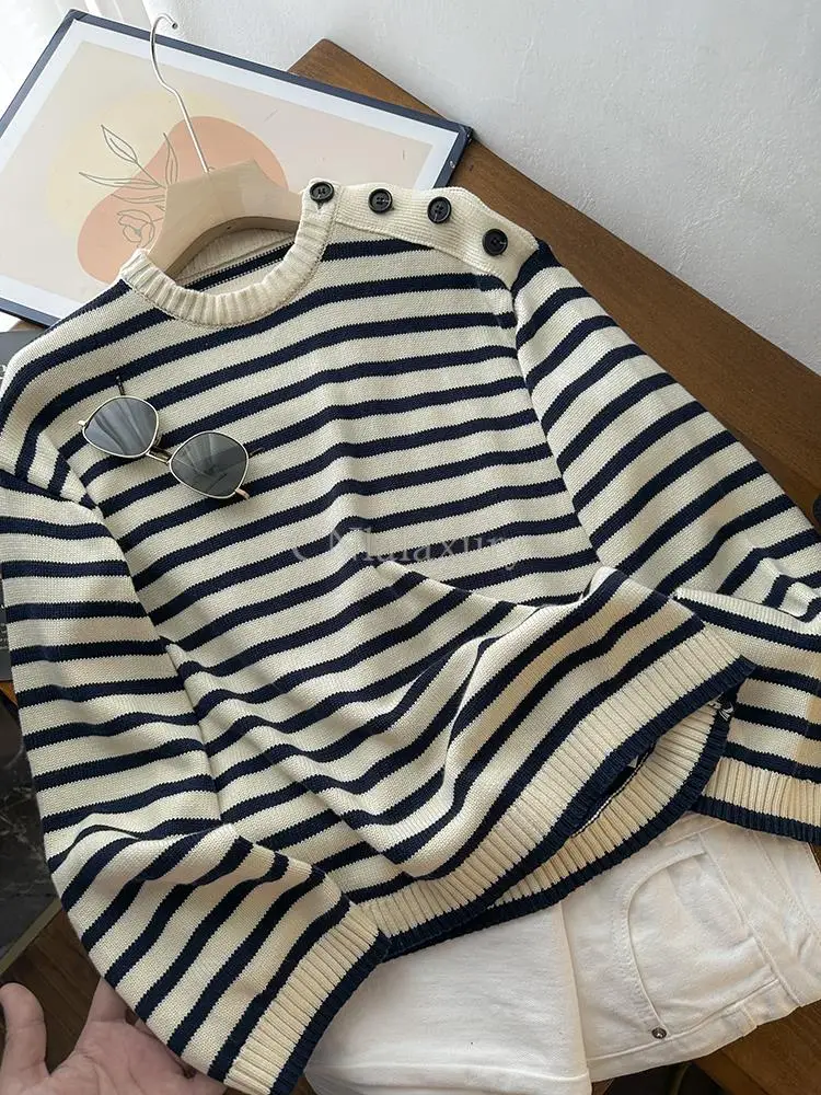 CNlalaxury 2023 autunno inverno donna New Sense Design girocollo bottone caduta spalla manica Stripe maglieria semplicità top