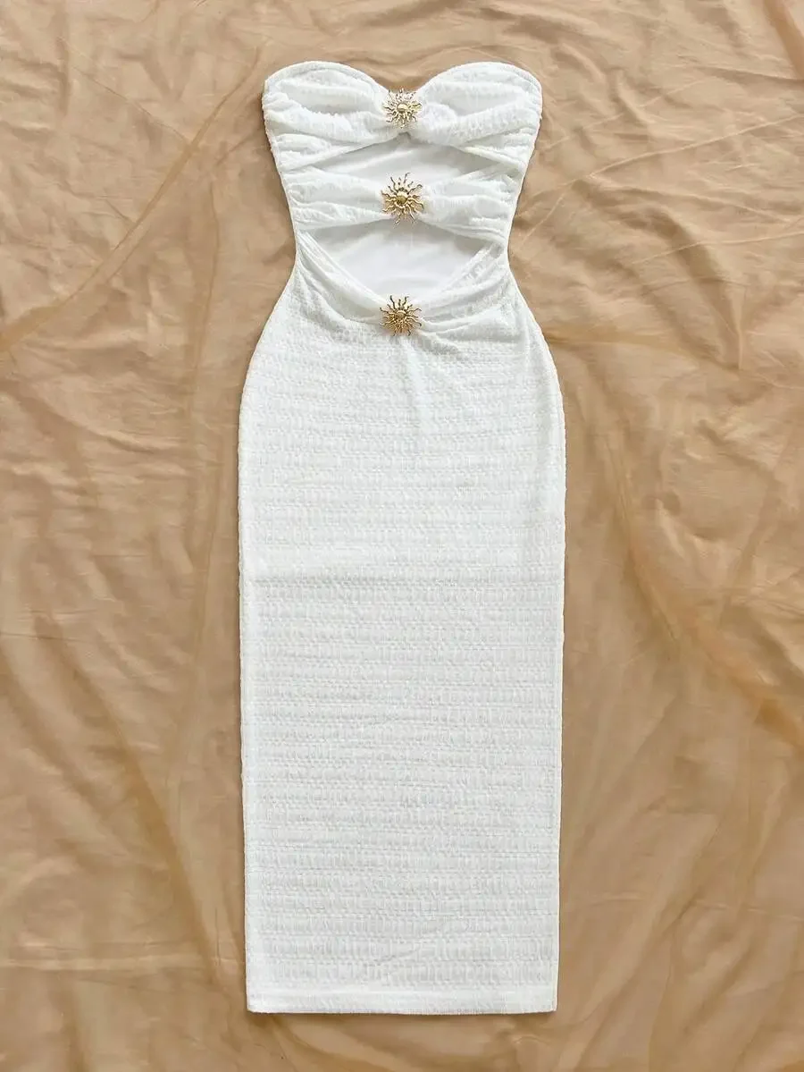 

White Sleeveless Hollow-Out Textured Dress With Metal Decor For Beach Party Casual Wear