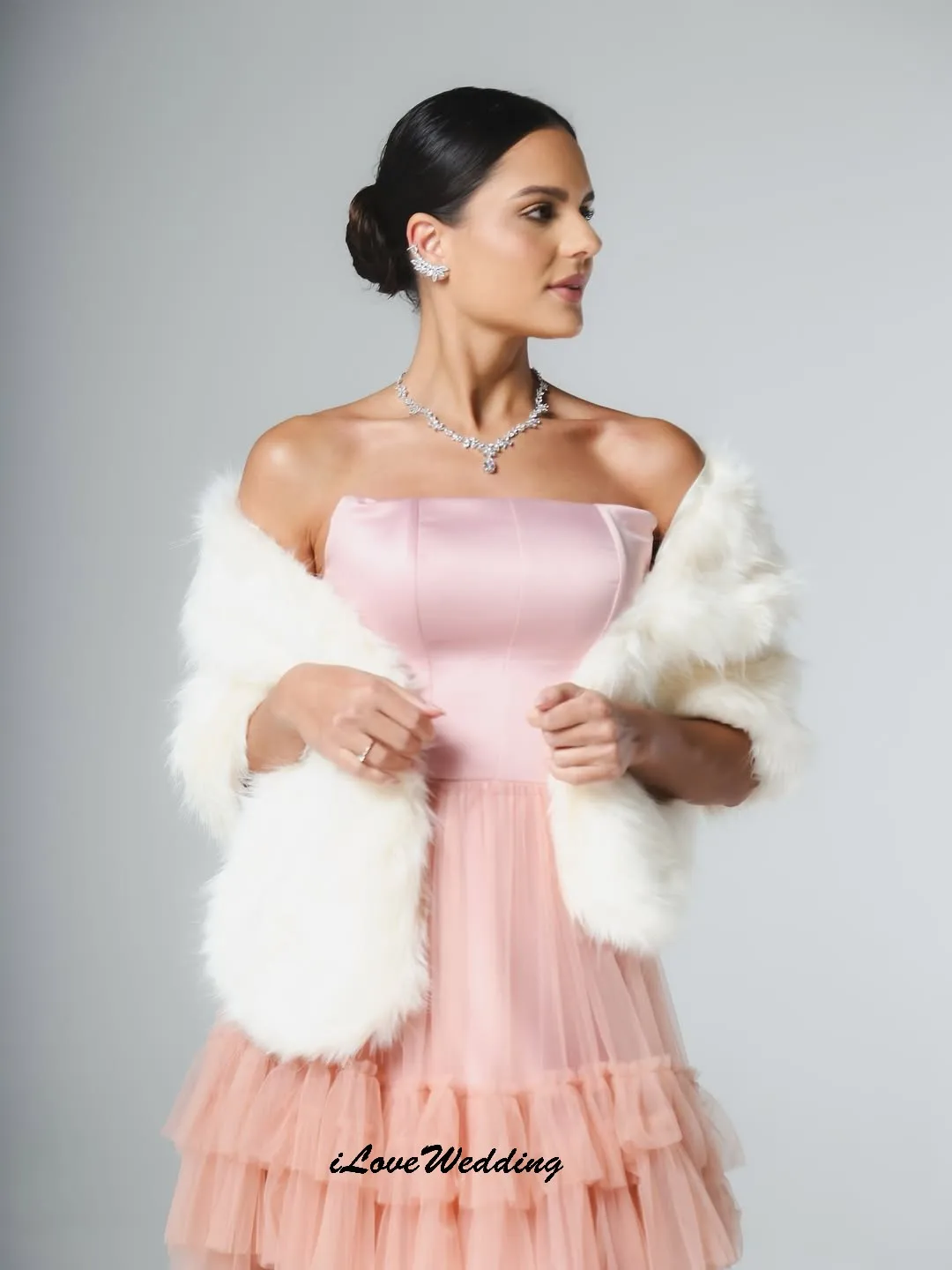 핑크 스트랩리스 프롬 드레스 2025 튤 A라인 웨딩 파티 드레스 여성용 게스트 티어드 롱 이브닝 드레스 갈라 맞춤 제작