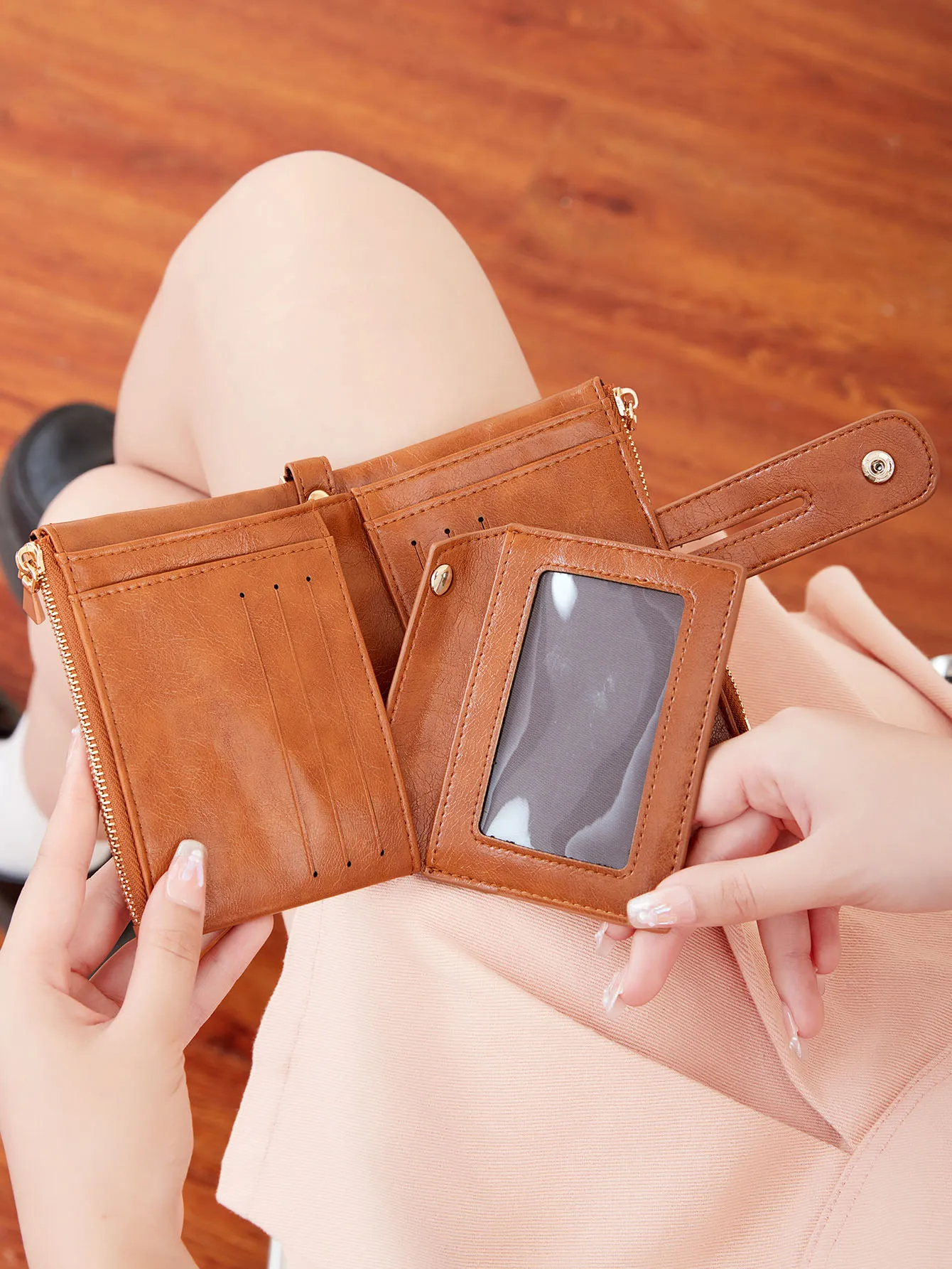 New Women\'s Wallet High Quality PU Leather Short Card Seat with Chain Large Capacity Three Layer Zero Wallet Retro Women\'sWallet