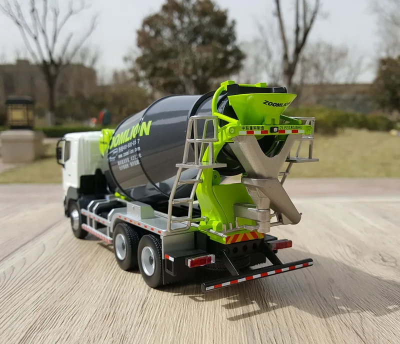 Collectible Alloy Model Gift 1:38 Scale Zoomlion Concrete Mixer Truck,HiNO 700 Trator Engineering Machinery DieCast Toy Model